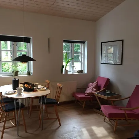 Lindegaardapartment - Woods And Sea Apartament